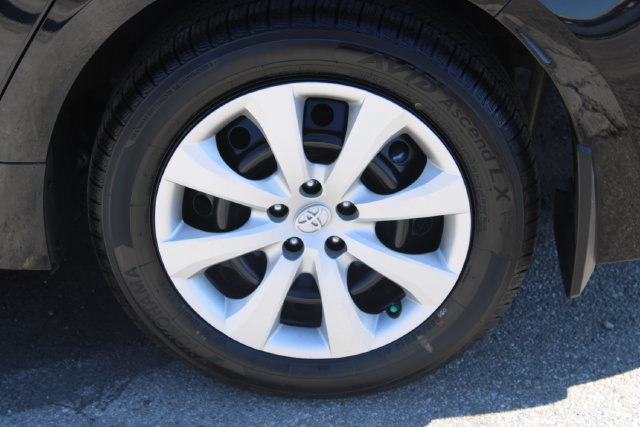 Used 2023 Toyota Corolla LE w/ Carpet Mat Package (TMS) FWD image 11