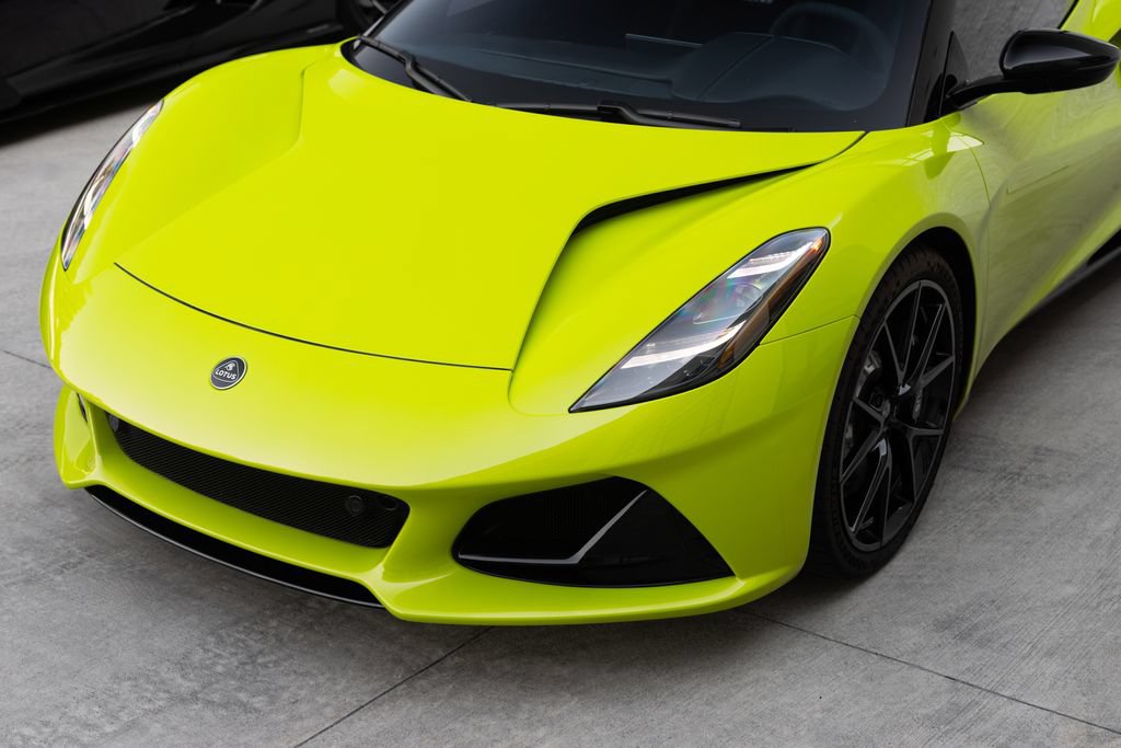 Used 2025 Lotus Emira RWD image 5
