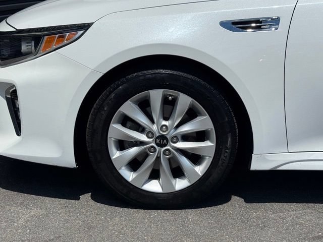Used 2018 Kia Optima S w/ Panoramic Sunroof Package FWD image 11