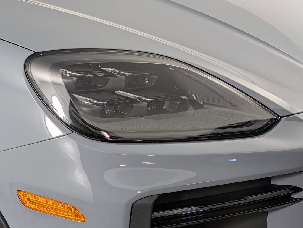 Certified 2026 Porsche Cayenne Turbo GT AWD/4WD image 15