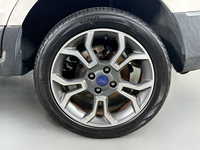 Used 2019 Ford EcoSport SES w/ SES Black Appearance Package image 32