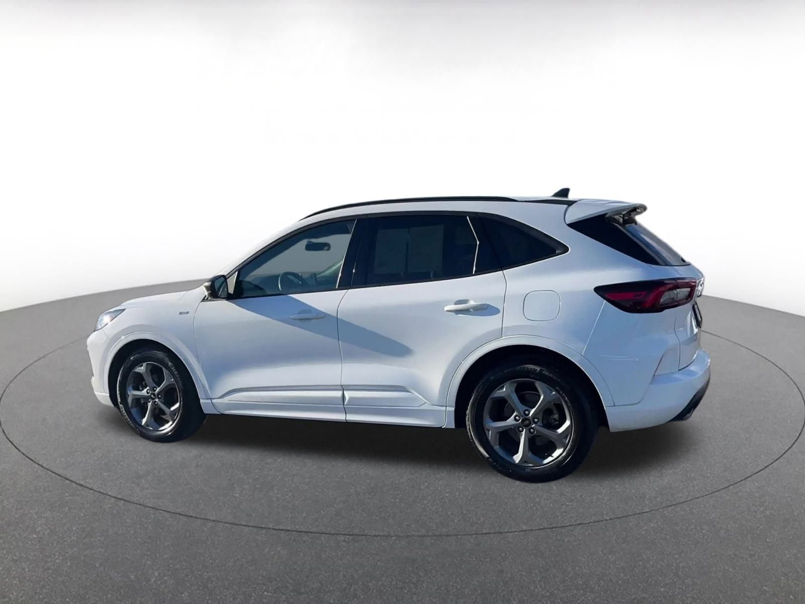 Used 2023 Ford Escape ST-Line image 10