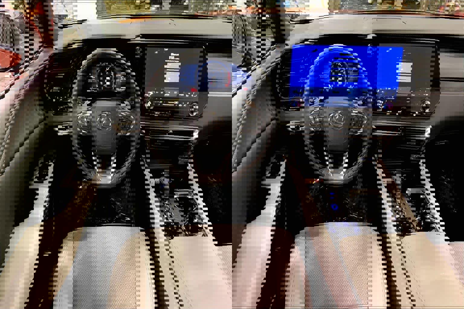 Certified 2025 Lexus RX 350 Premium image 5