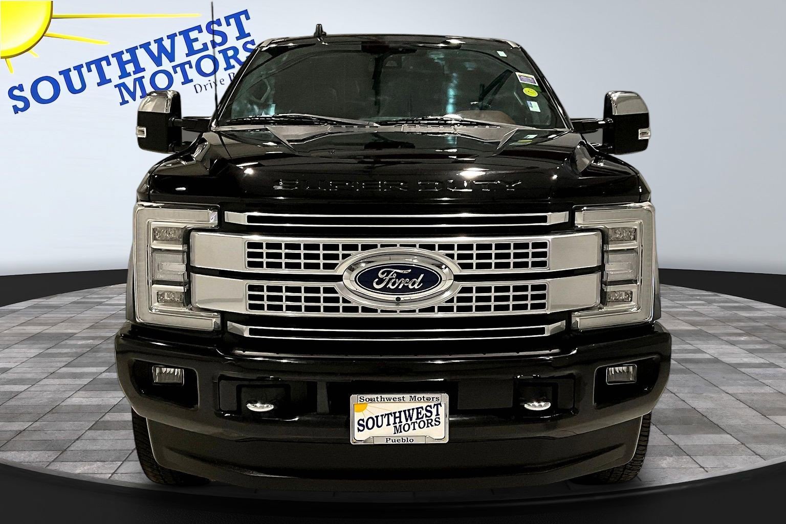 Used 2019 Ford F250 Platinum w/ Platinum Ultimate Package image 2
