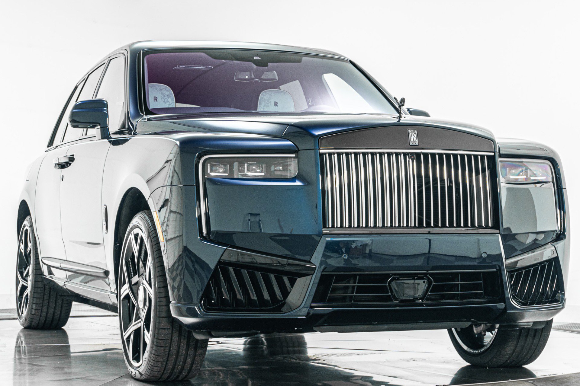 Used 2025 Rolls-Royce Cullinan Black Badge AWD/4WD image 3
