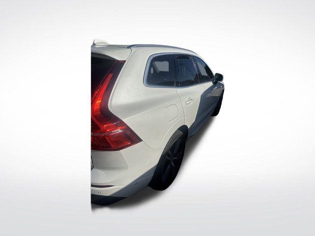 Used 2018 Volvo XC60 T5 Momentum w/ Vision Package AWD/4WD image 16