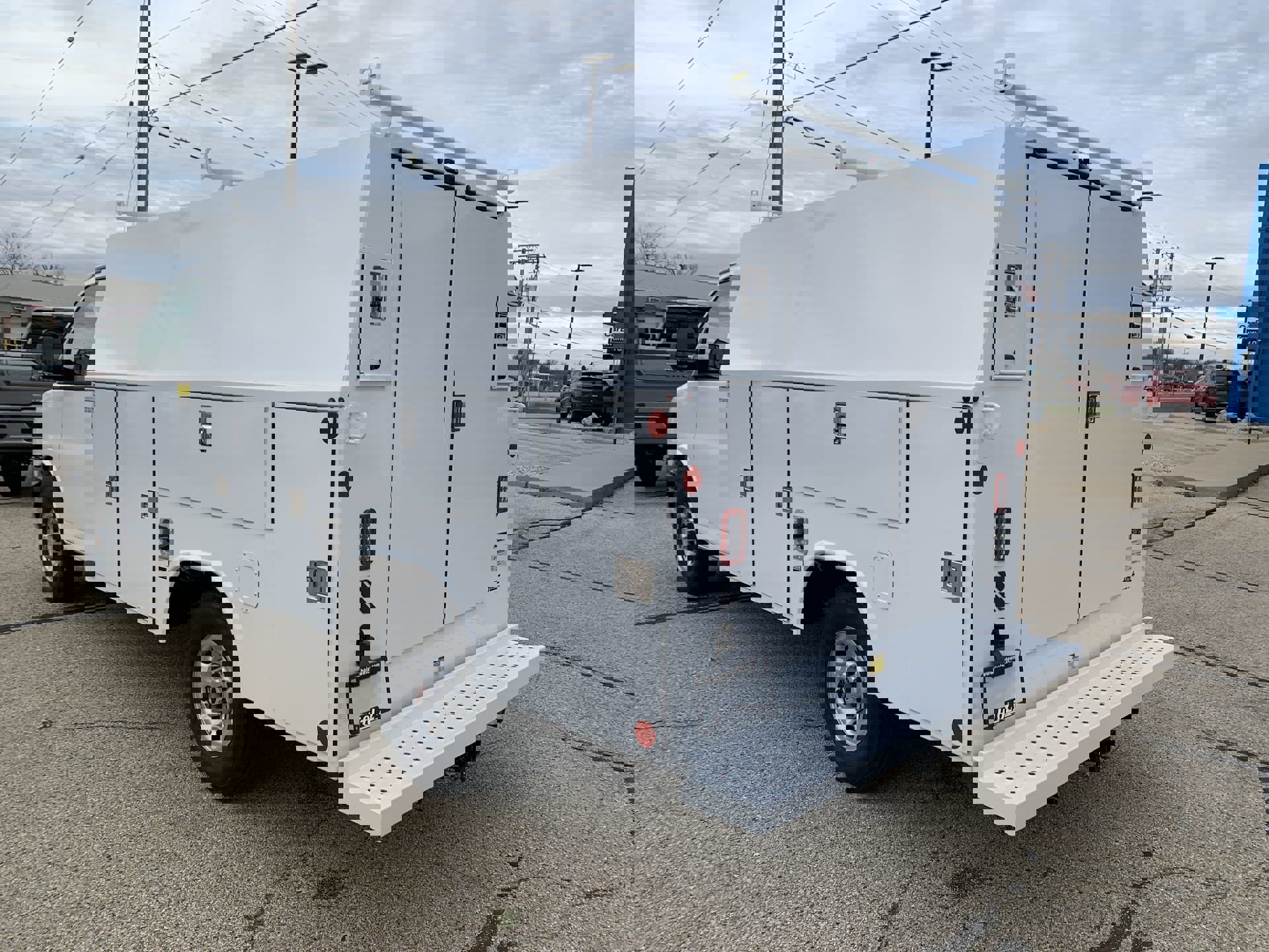 New 2025 GMC Savana 3500 w/ Power Convenience Package image 36