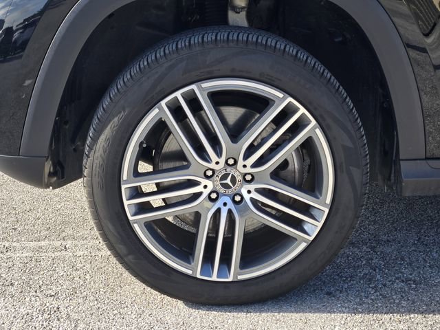 Used 2025 Mercedes-Benz GLS 450 4MATIC image 11