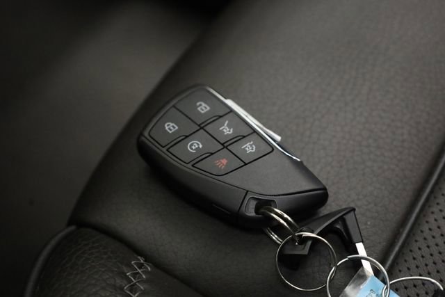 Used 2024 GMC Yukon XL Denali w/ Advanced Technology Package image 38