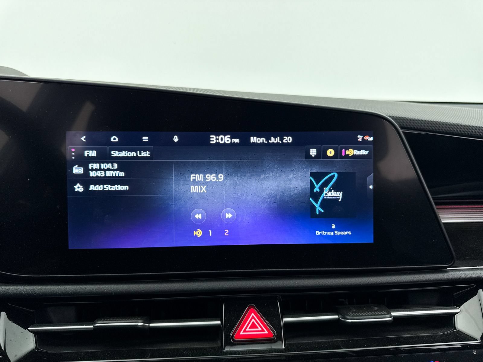 Used 2023 Kia Niro EX Touring FWD image 23