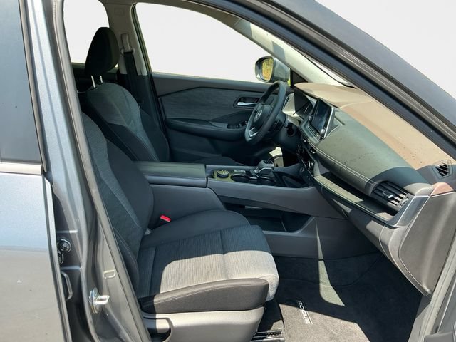 Used 2023 Nissan Rogue SV AWD/4WD image 16