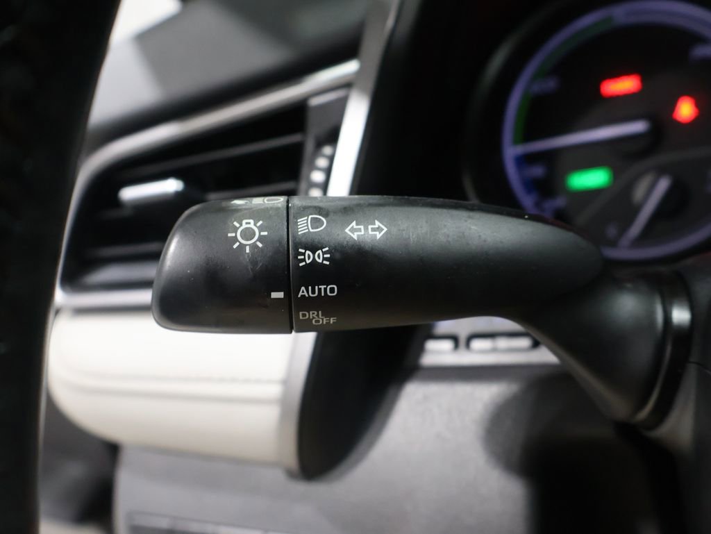 Used 2022 Toyota Camry SE image 34