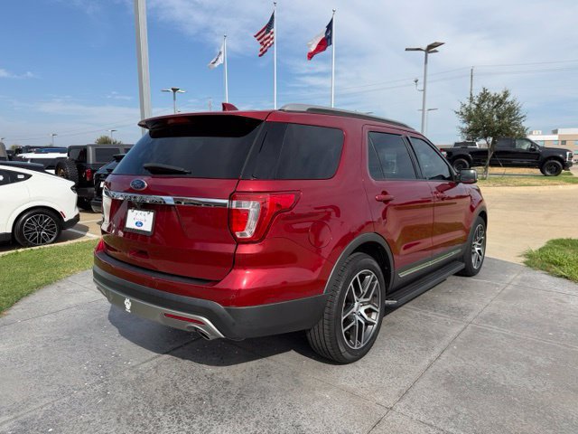 Used 2017 Ford Explorer XLT w/ Equipment Group 202A FWD image 7