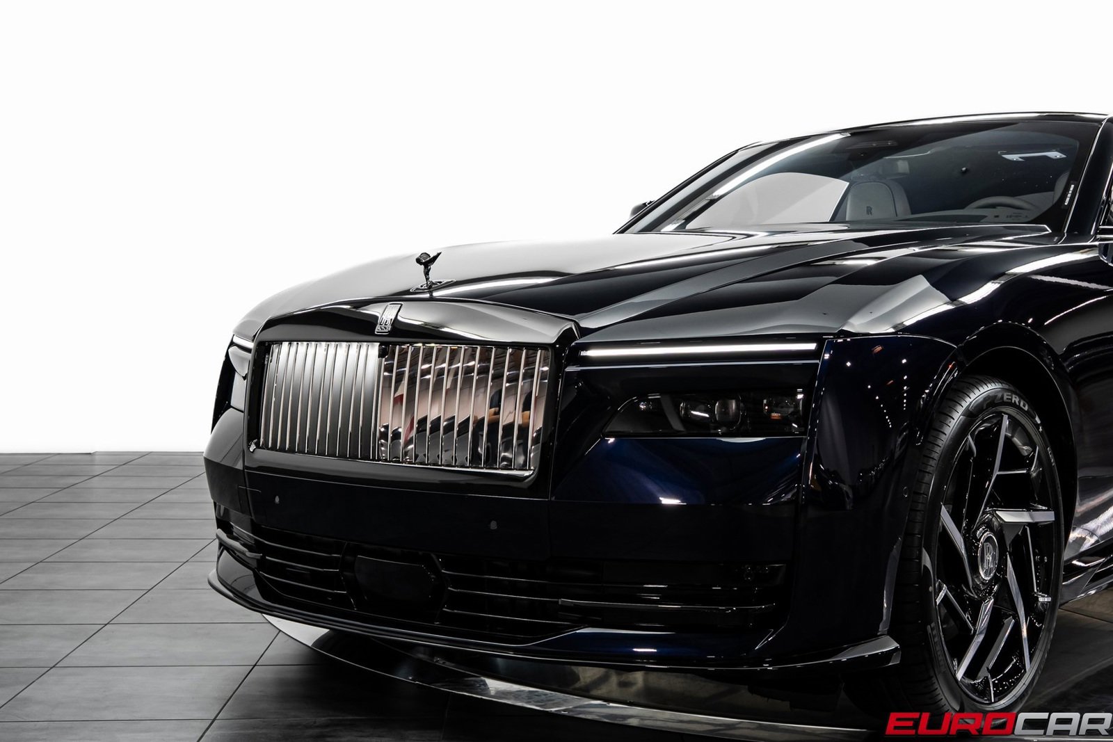 Used 2025 Rolls-Royce Spectre Black Badge image 12