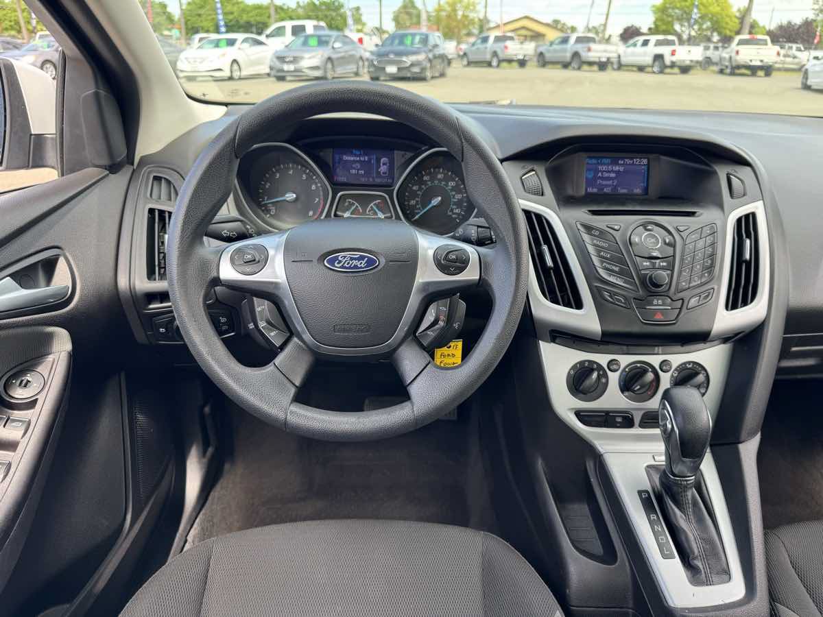 Used 2013 Ford Focus SE FWD image 22