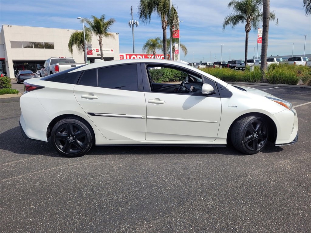 Used 2018 Toyota Prius Four Touring w/ Appearance Package image 4