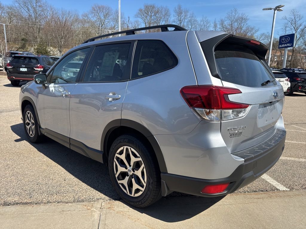 Used 2023 Subaru Forester Premium image 4