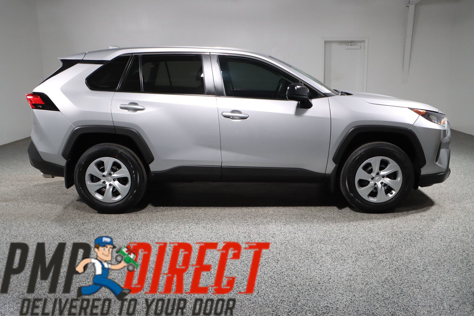 Used 2022 Toyota RAV4 LE image 6