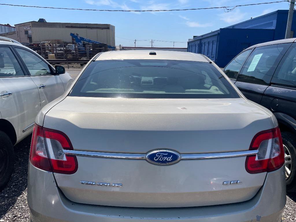 Used 2011 Ford Taurus SEL FWD image 5