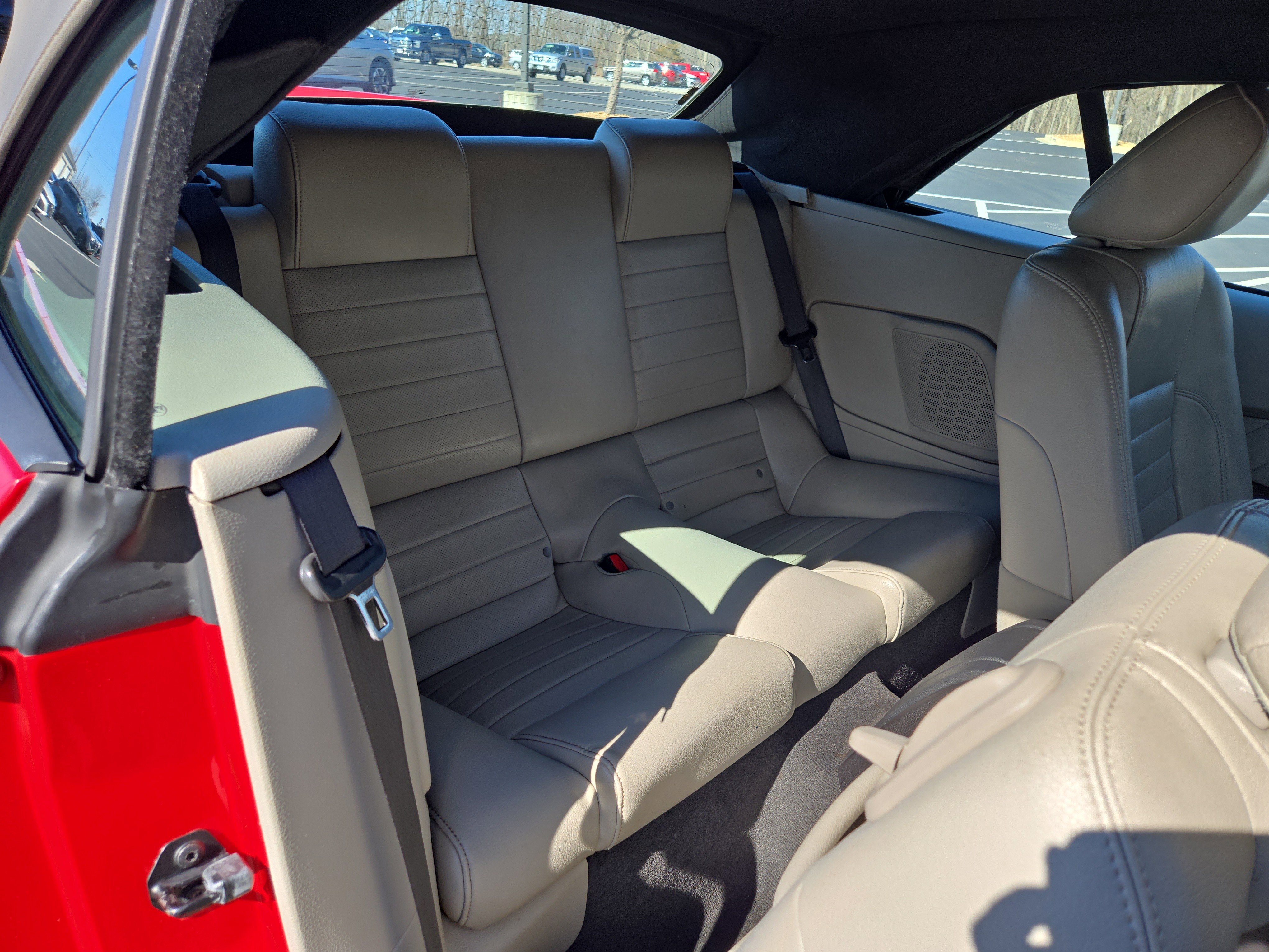 Used 2010 Ford Mustang Convertible image 24