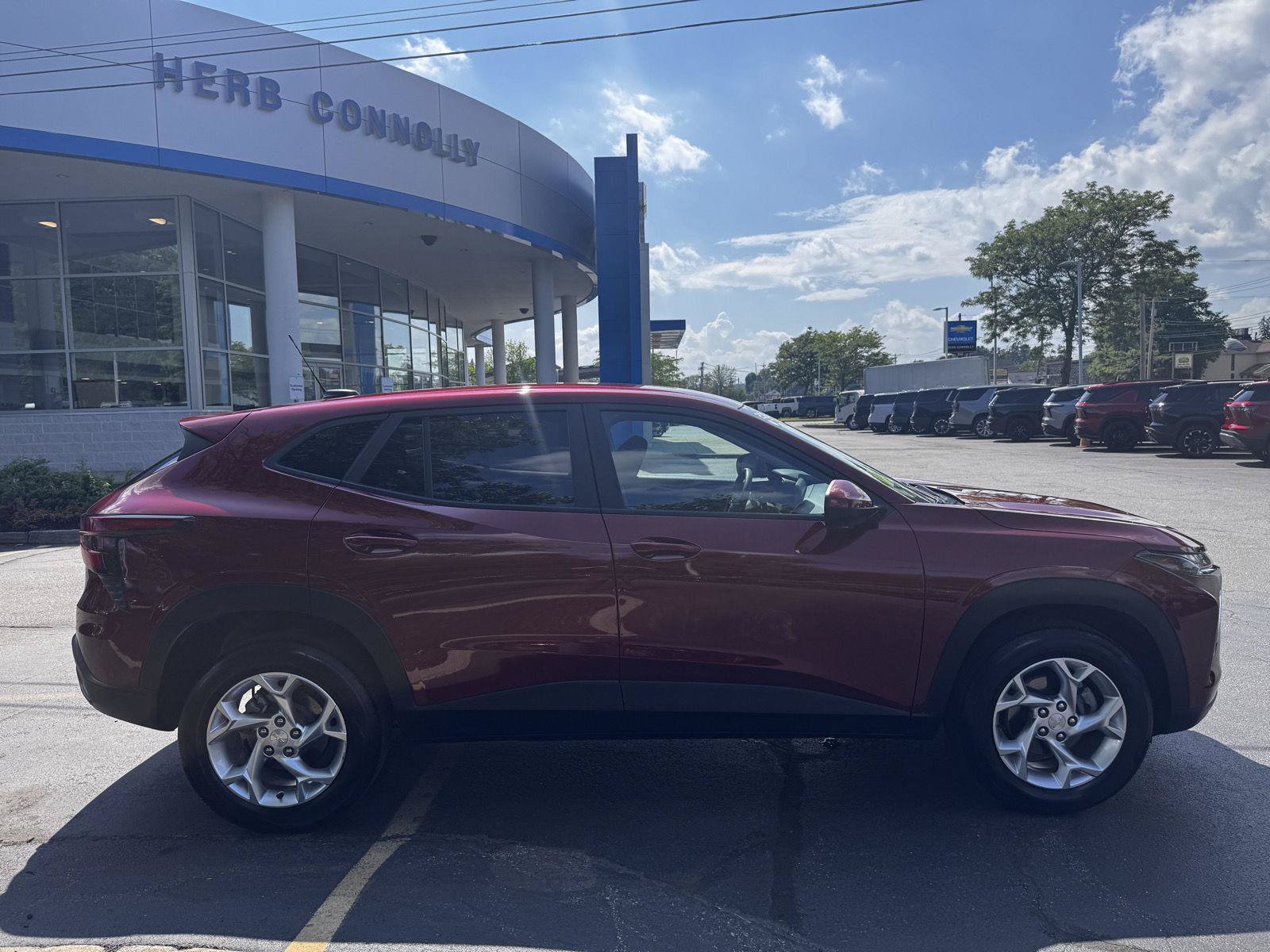 Certified 2024 Chevrolet Trax LS w/ LS Convenience Package FWD image 8