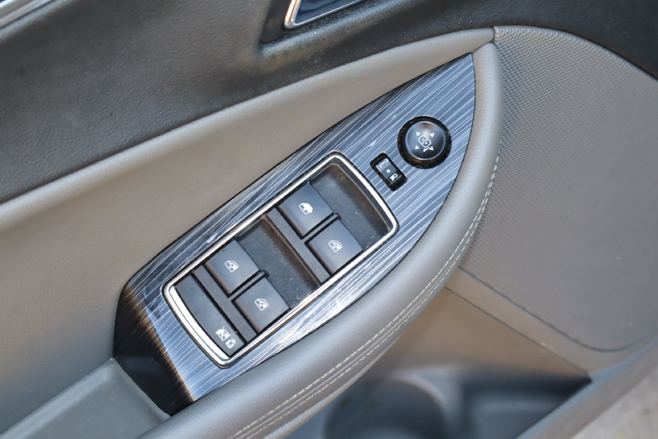 Used 2017 Chevrolet Impala Premier FWD image 20