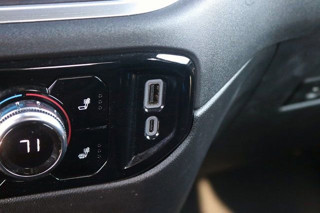 Used 2024 GMC Sierra 1500 SLT AWD/4WD image 29