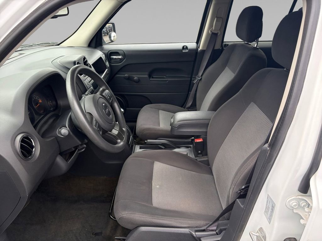 Used 2016 Jeep Patriot Sport image 11