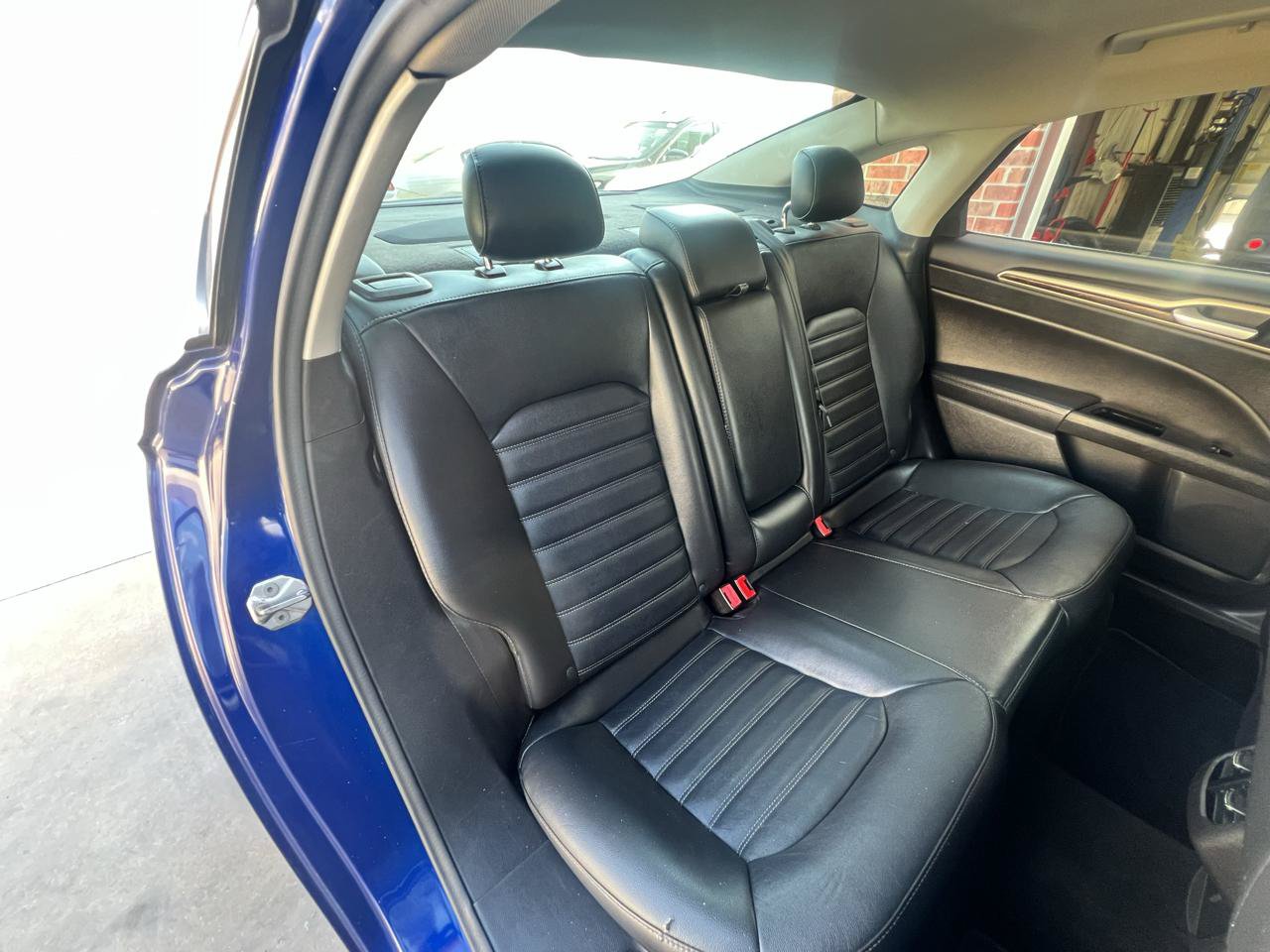 Used 2016 Ford Fusion SE w/ Equipment Group 202A AWD/4WD image 28