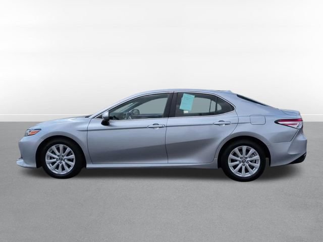 Used 2019 Toyota Camry LE image 8