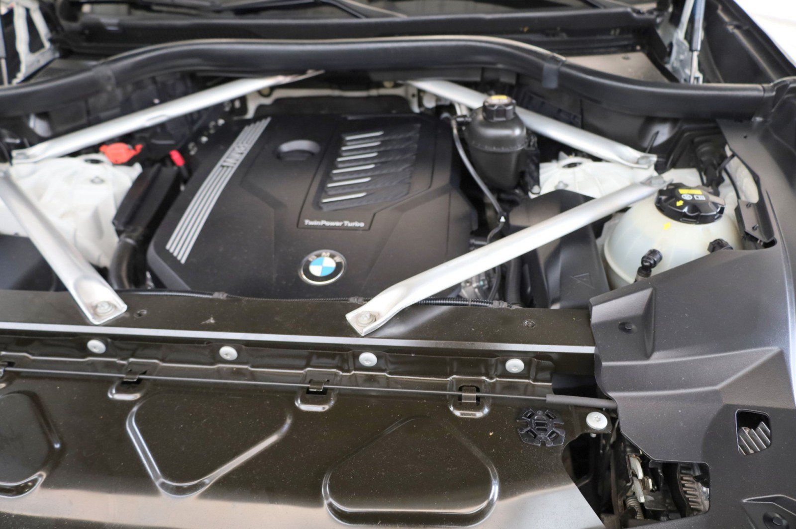 Used 2020 BMW X6 xDrive40i w/ M Sport Package AWD/4WD image 43