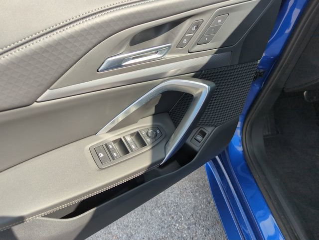Used 2025 BMW X2 xDrive28i w/ M Sport Package image 18
