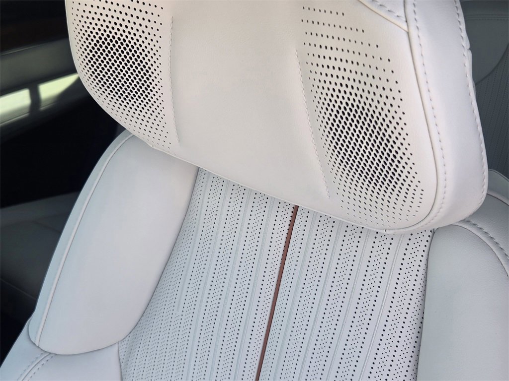 New 2026 Cadillac Vistiq Sport w/ LPO, Floor Liner Package image 16