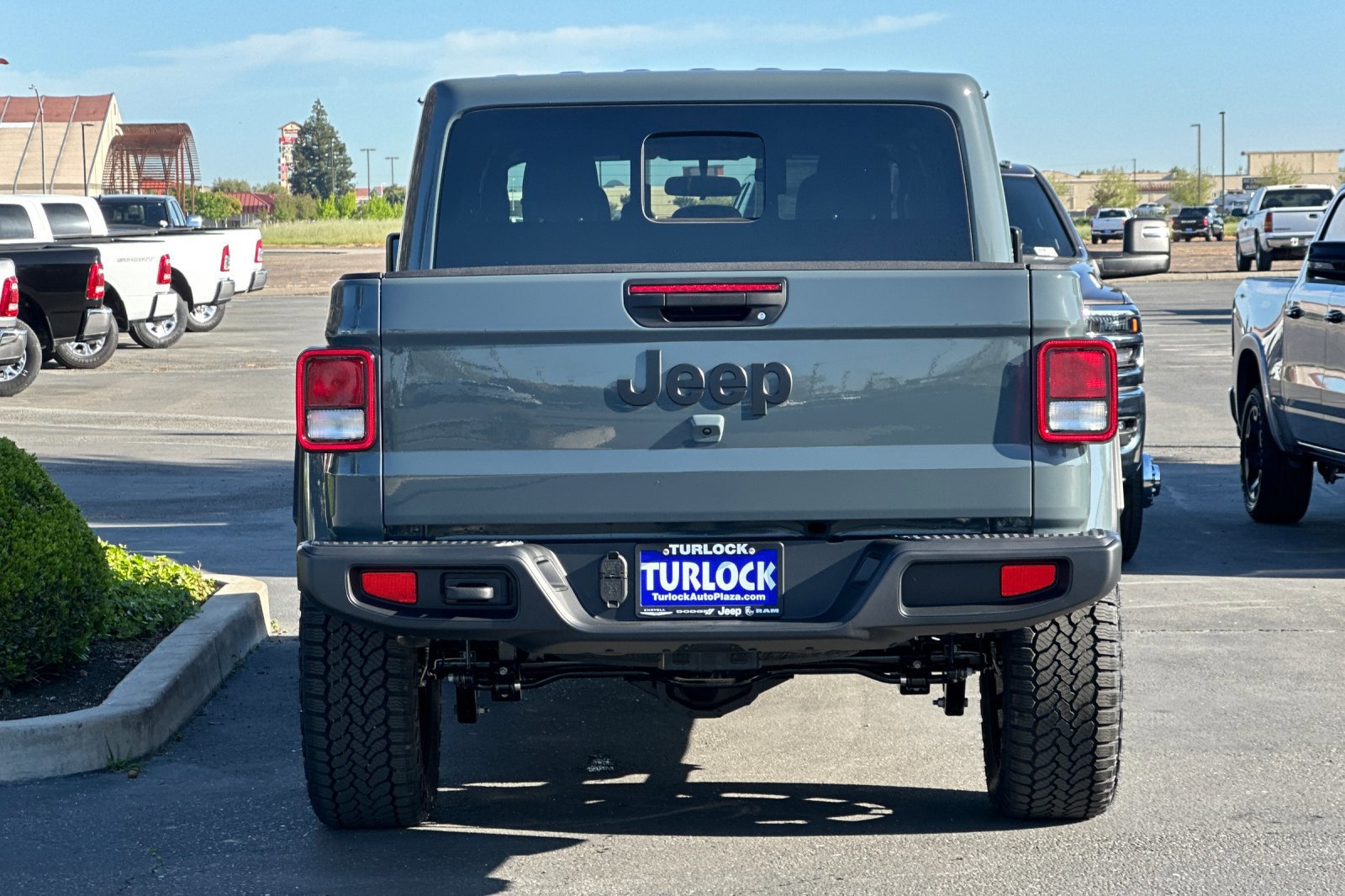 New 2025 Jeep Gladiator Nighthawk image 5