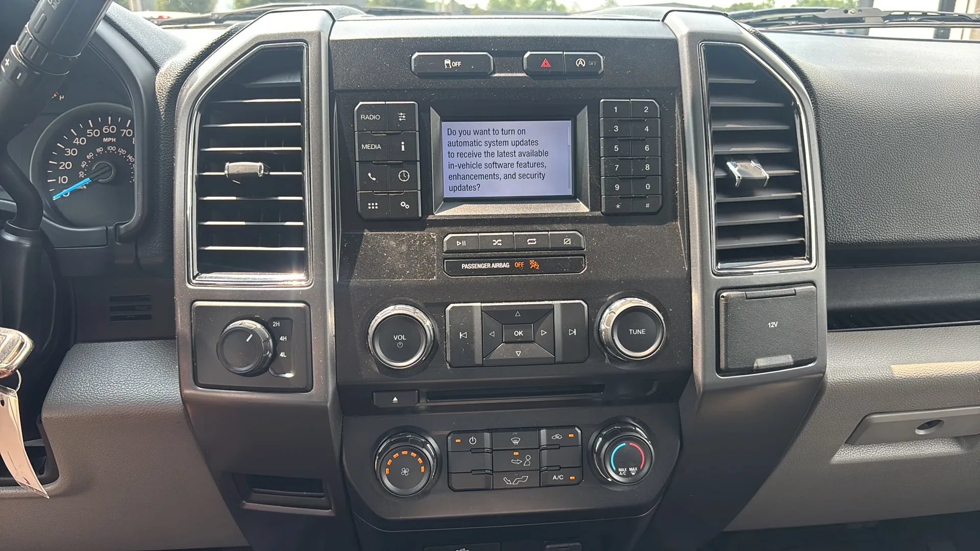 Used 2018 Ford F150 XLT AWD/4WD image 25