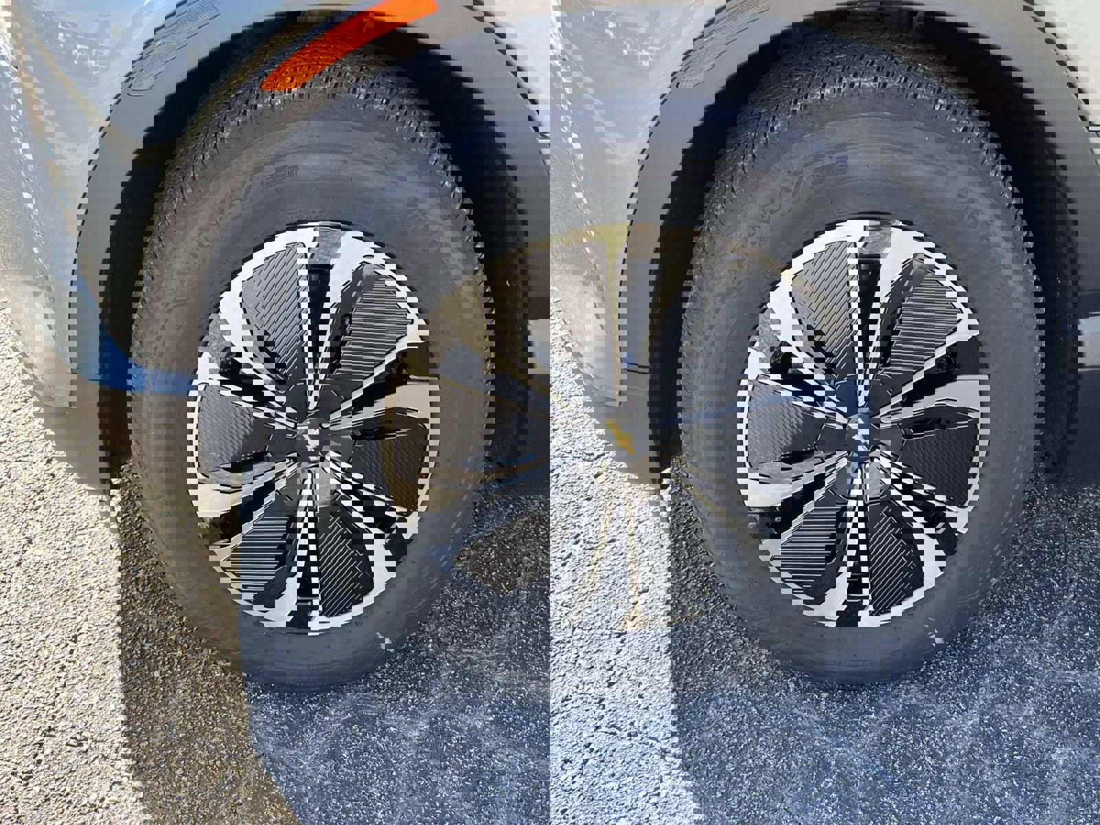 Used 2025 Chevrolet Blazer EV LT image 9