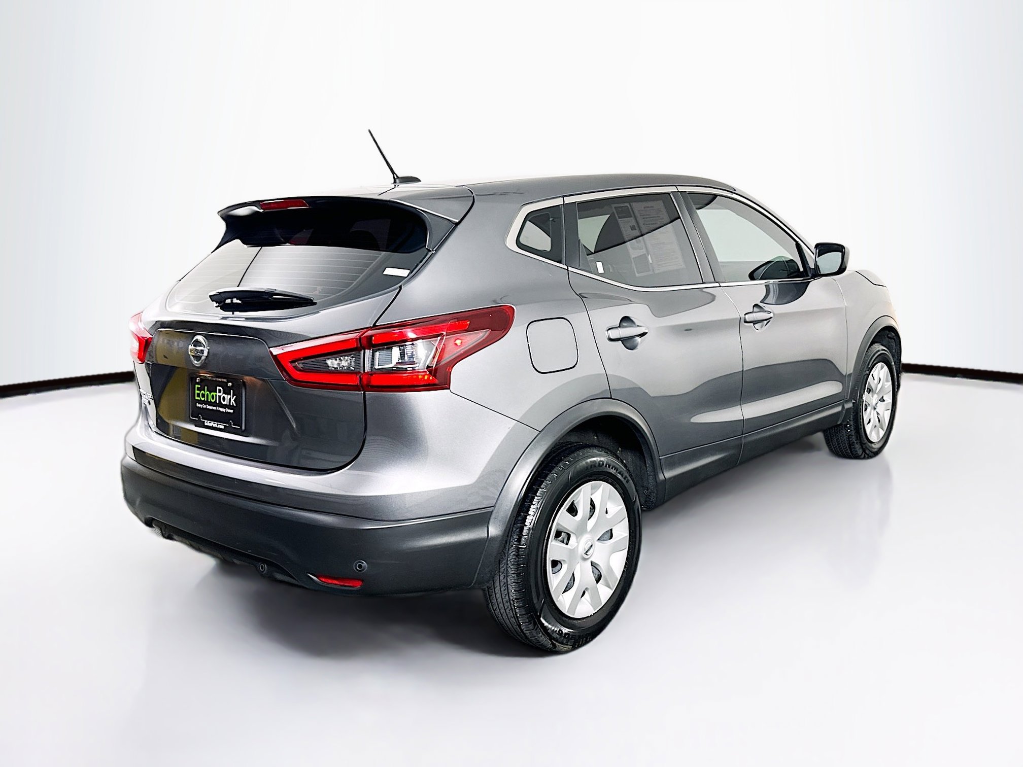 Used 2020 Nissan Rogue Sport S image 9