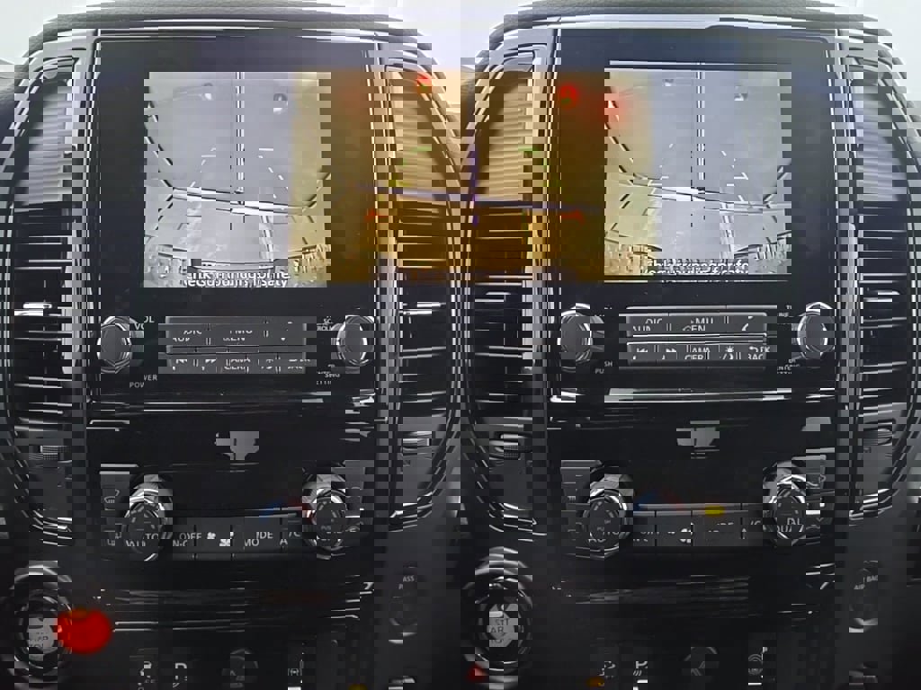 Used 2024 Nissan Titan SV w/ SV Bronze Edition Package image 21