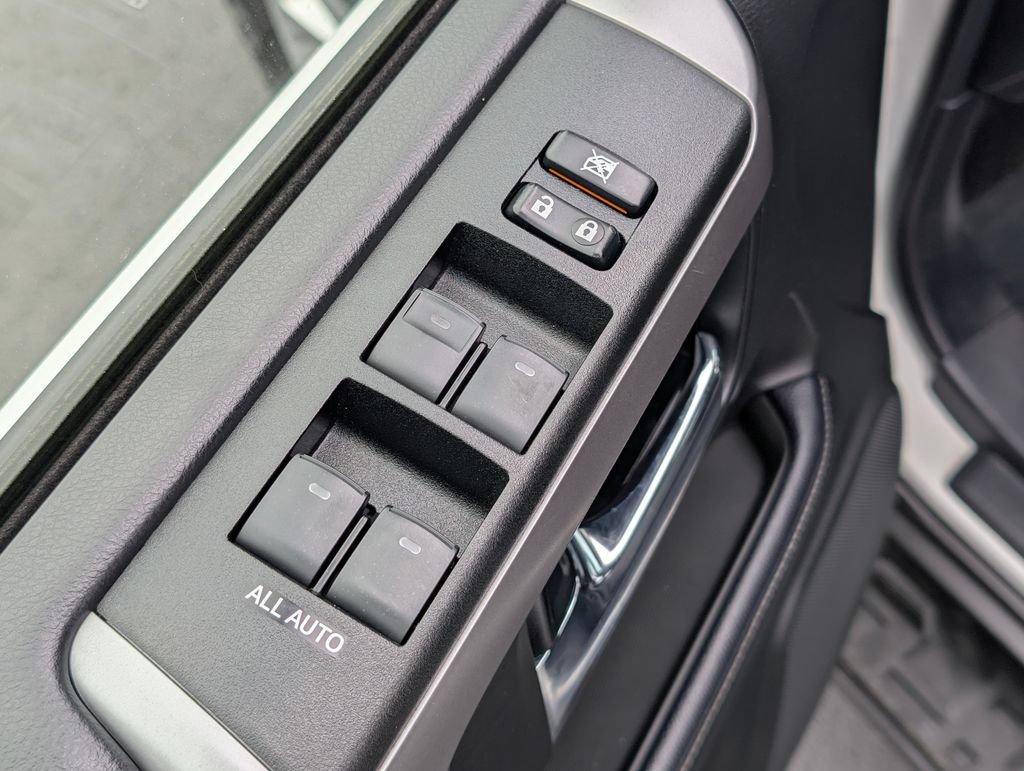 Used 2022 Toyota 4Runner SR5 AWD/4WD image 19