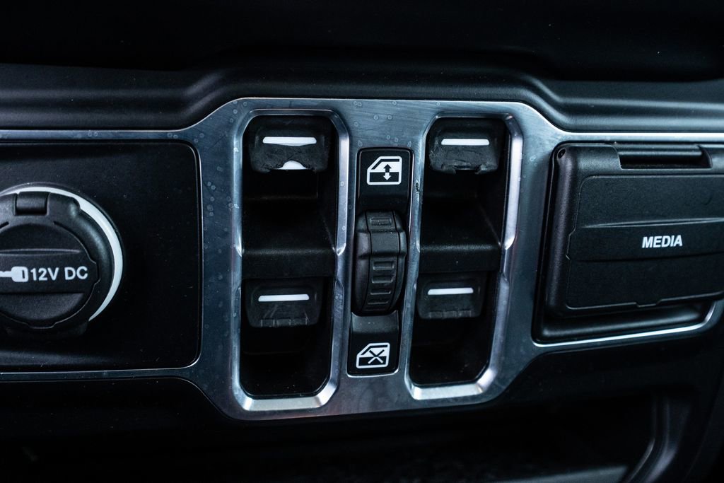 Used 2022 Jeep Wrangler Unlimited Sahara image 27