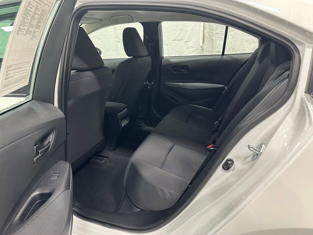 Used 2025 Toyota Corolla LE image 41