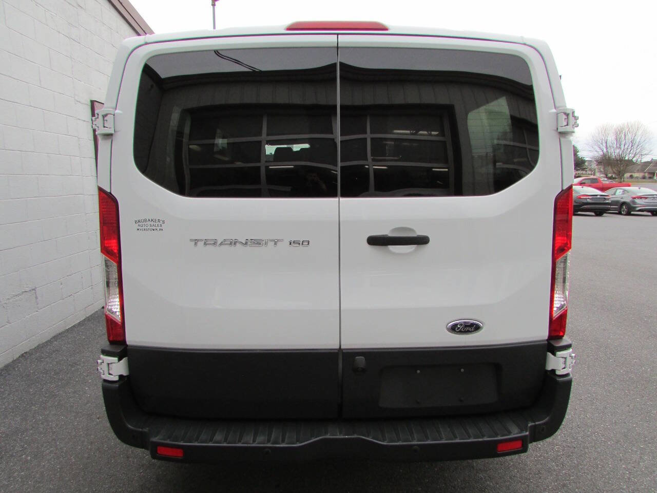 Used 2016 Ford Transit 150 XL image 3