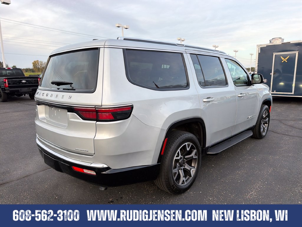 Used 2024 Jeep Wagoneer Series III AWD/4WD image 5
