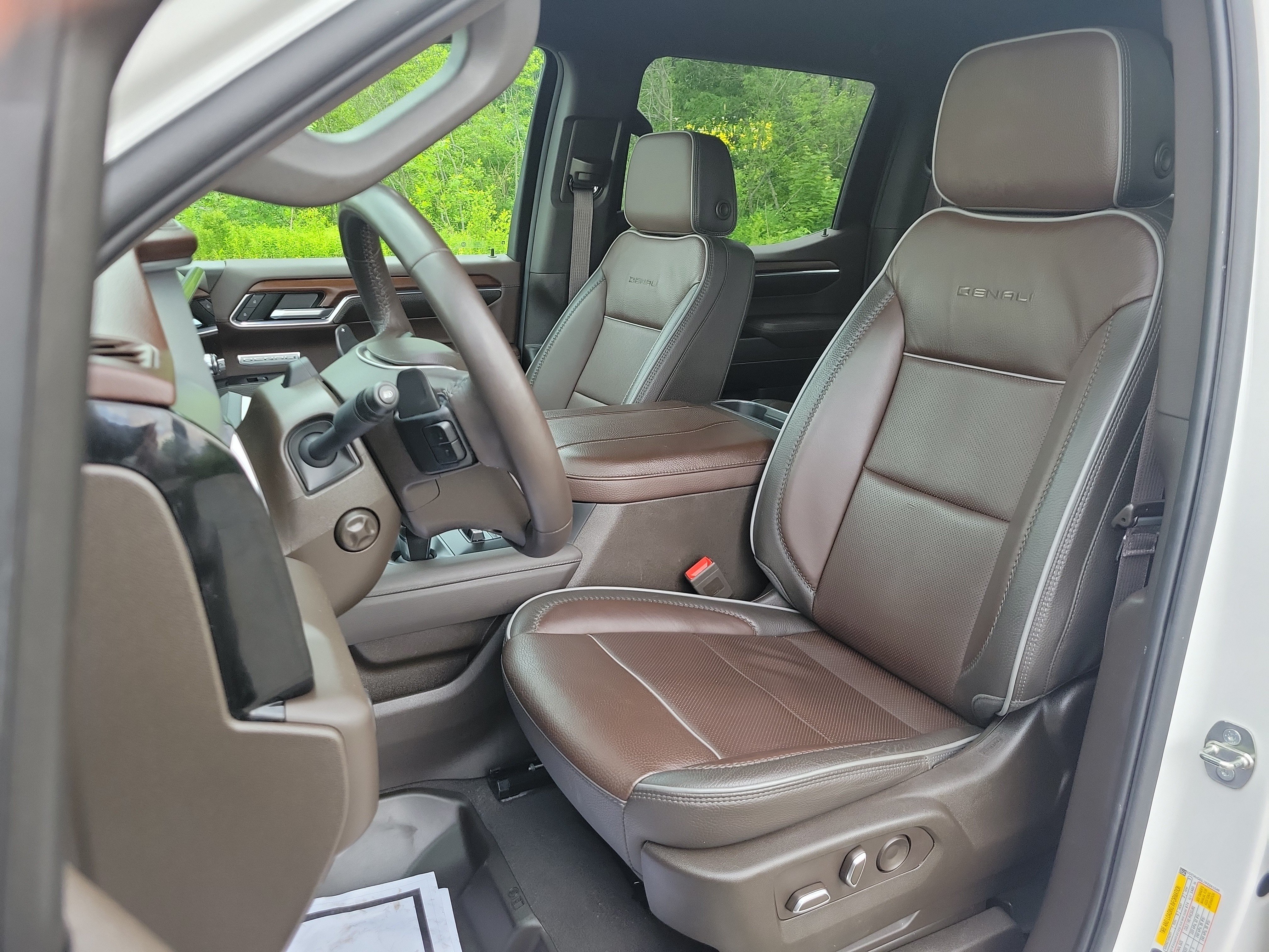 Used 2023 GMC Sierra 1500 Denali w/ Technology Package AWD/4WD image 14