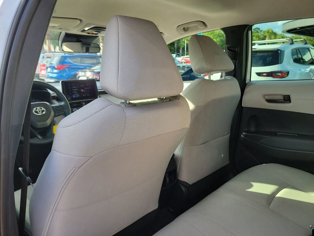 Used 2025 Toyota Corolla Cross L FWD image 9