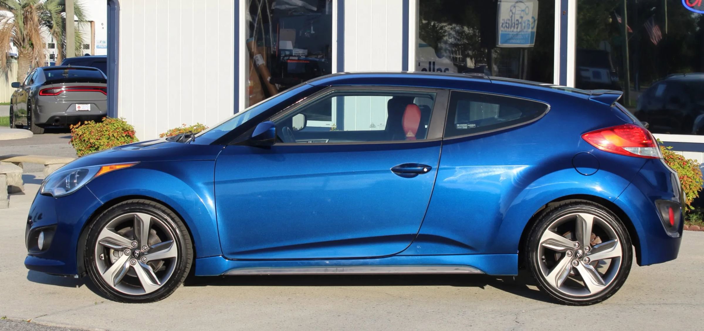 Used 2015 Hyundai Veloster Turbo R-Spec FWD image 2