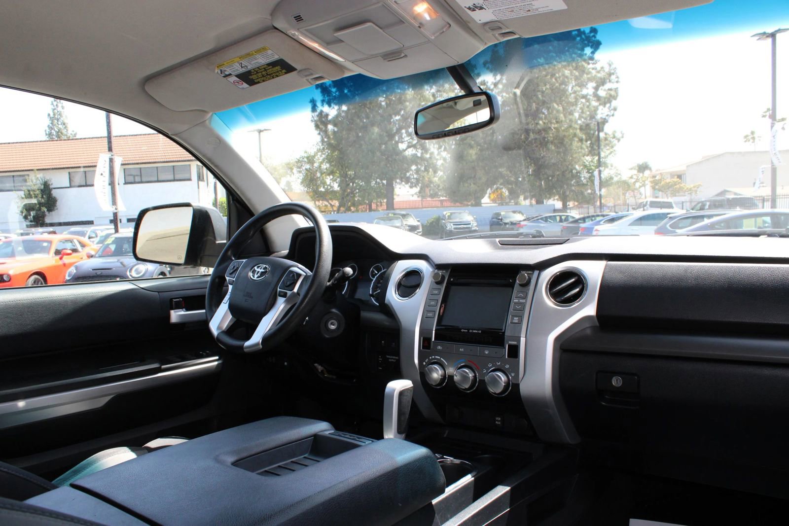 Used 2017 Toyota Tundra SR5 w/ SR5 Upgrade Package image 27