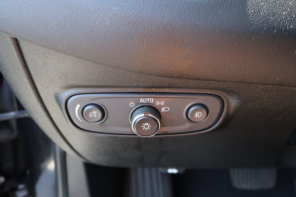 Used 2020 Chevrolet Equinox LT FWD image 19
