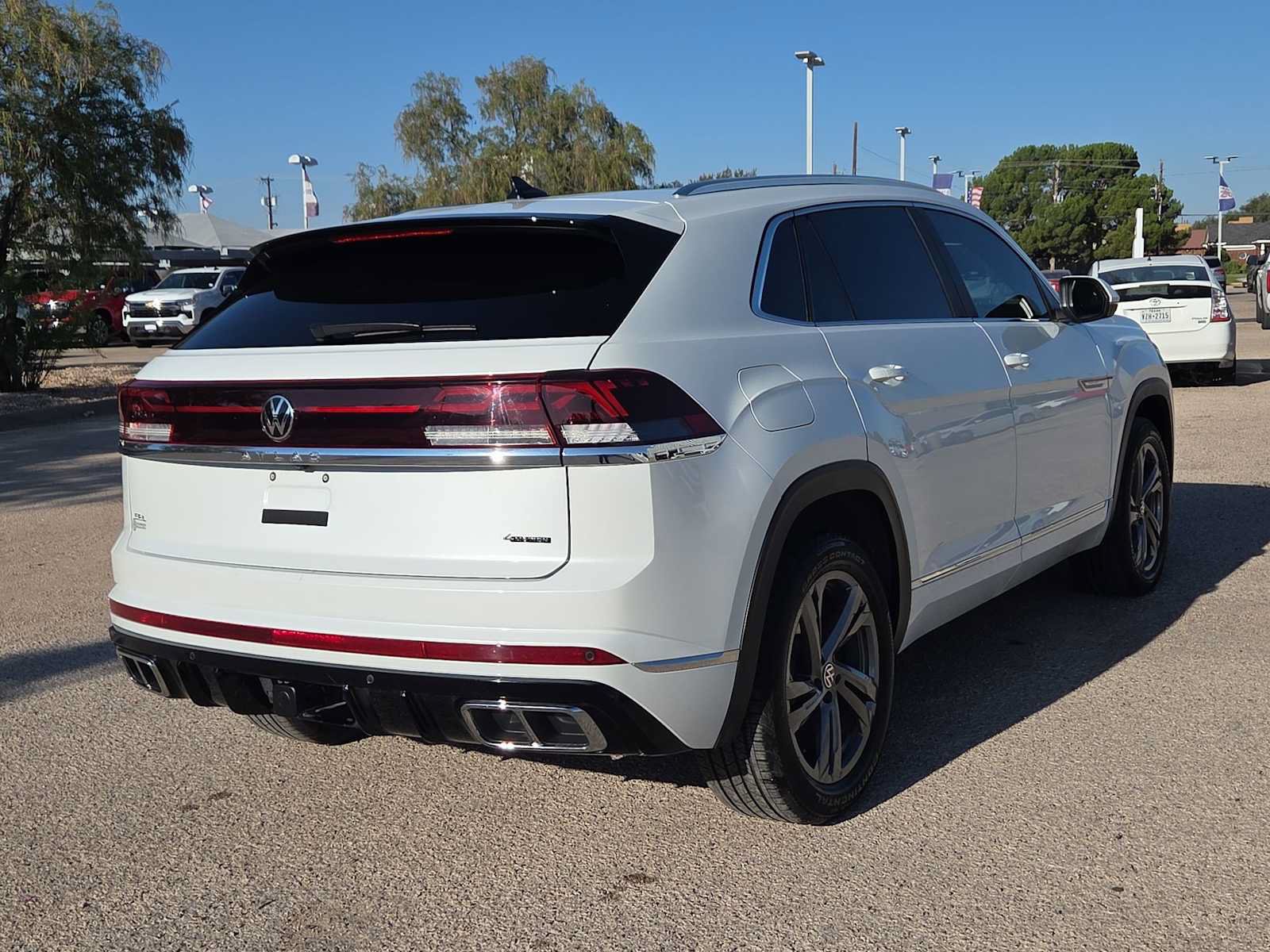 Used 2024 Volkswagen Atlas Cross Sport SEL R-Line AWD/4WD image 8