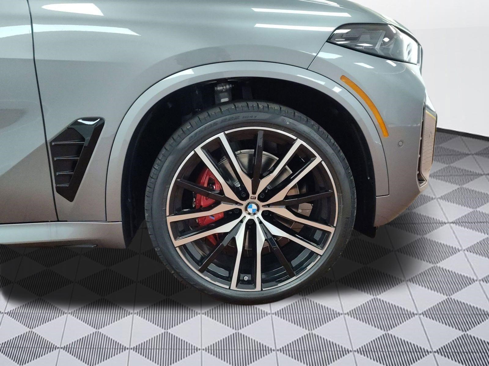 Used 2026 BMW X5 xDrive40i w/ M Sport Package AWD/4WD image 11